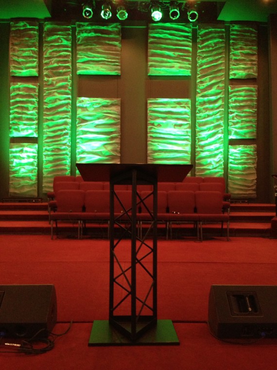 noid-green_cross_&_pulpit